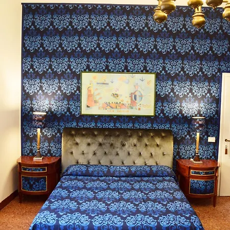 Rainbow San Marco بيت ضيافة البندقية